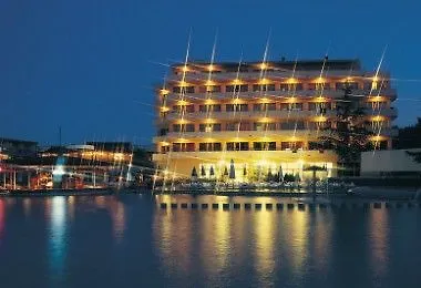 Hotel Continental Park 3*