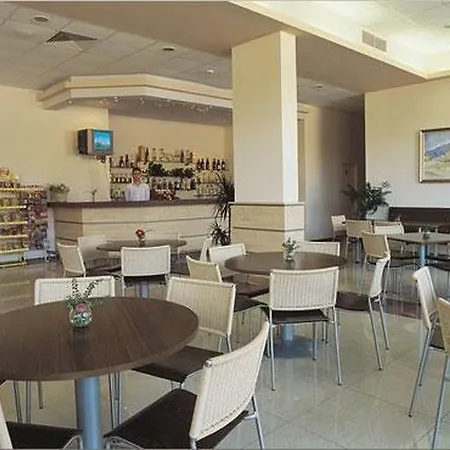 מלון Continental Park 3*