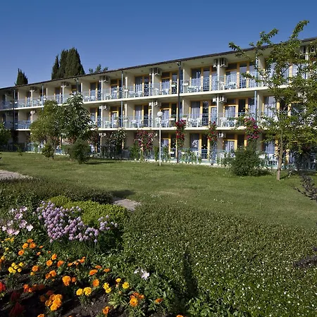 Continental Park 3*