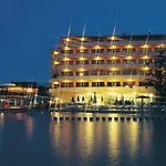 Готель Continental Park 3*